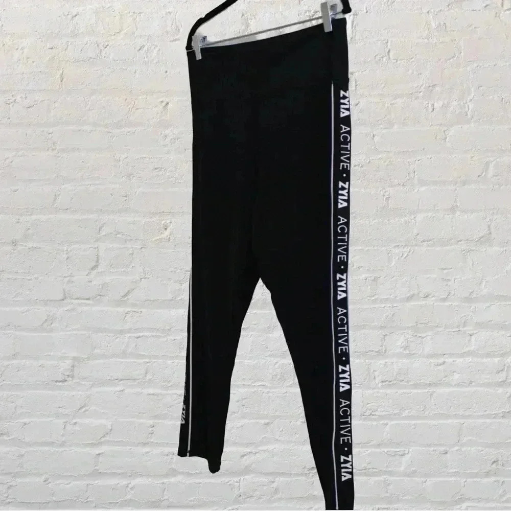 Zyia Active Striped Leggings